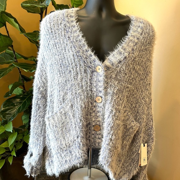Rip Curl Fuzzy Baby Blue Lightweight Cardigan Sweater - Picture 9 of 16